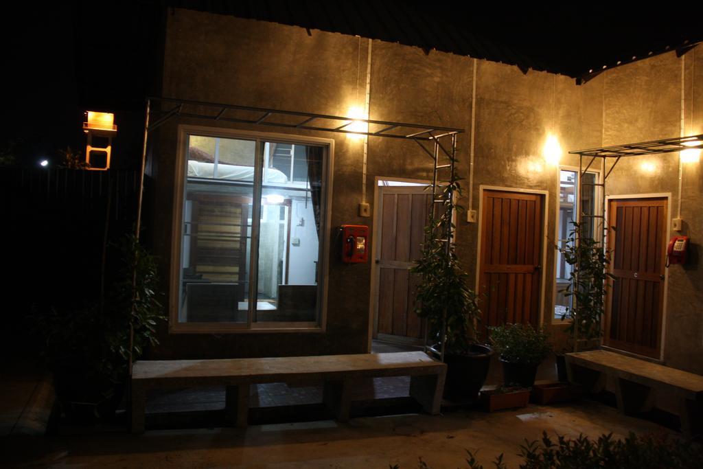 Zan Pla Nade Guesthouse Chiang Rai Room photo